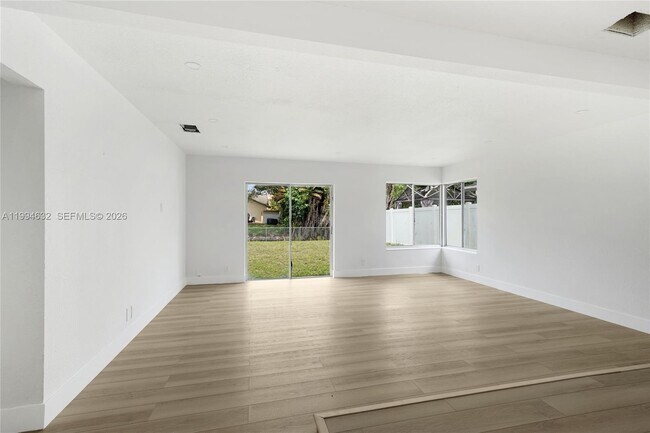 Building Photo - 7201 NW 46th Ct