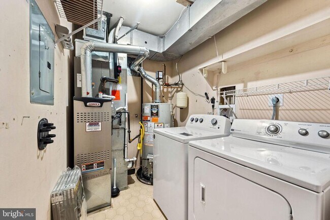 Building Photo - 4807 Aberdeen Dr