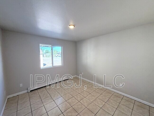 Building Photo - 3246.5 Downey Ct