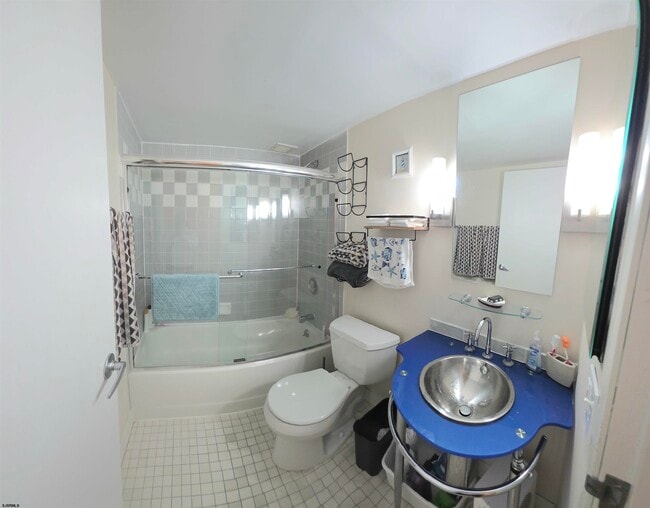 Building Photo - 526 Pacific Ave