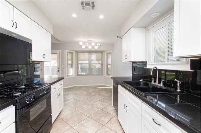 Building Photo - 501 Greenway Dr