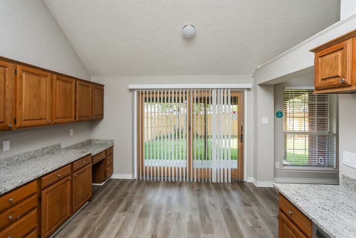 Building Photo - 819 Crooked Creek Ln