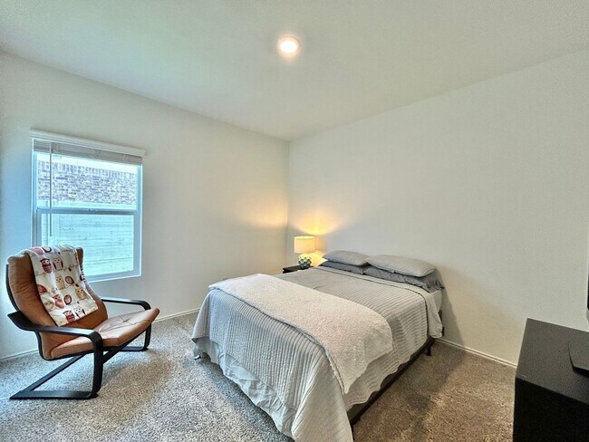 Building Photo - 3/BR 2/BA Home with Modern Comforts and a ...