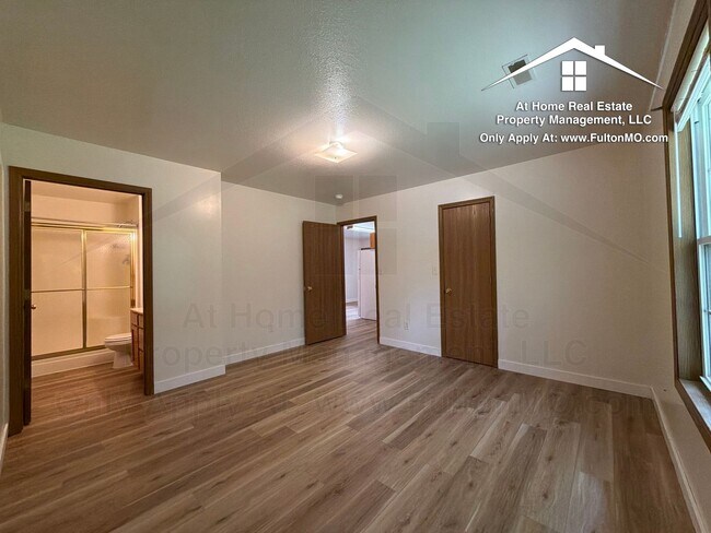 Building Photo - 469–471 Law Court