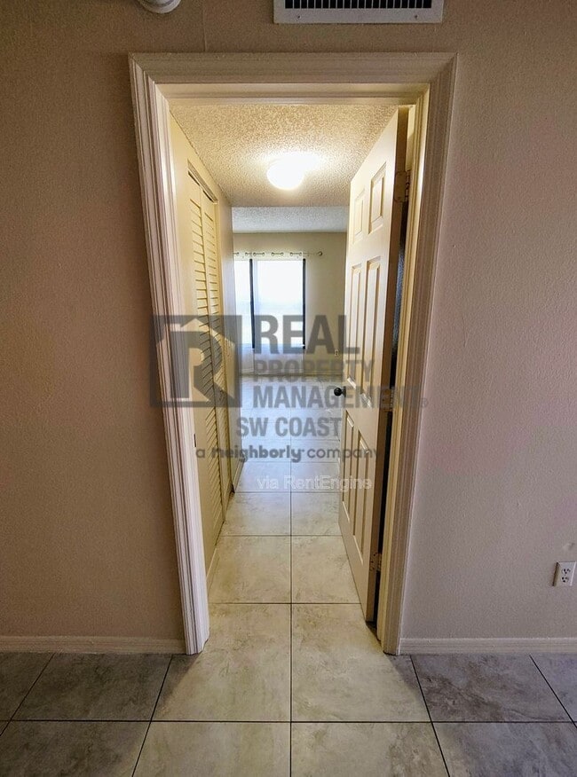 Building Photo - 12471 McGregor Blvd