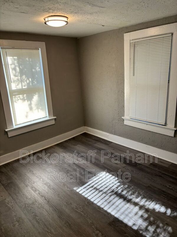 Building Photo - 3011 18th Ave