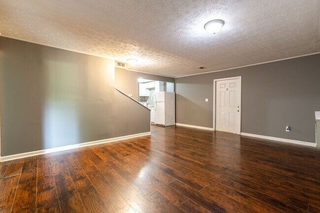 Building Photo - 2502 Rosebud Rd