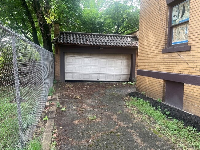 Building Photo - 1420 Ansel Rd
