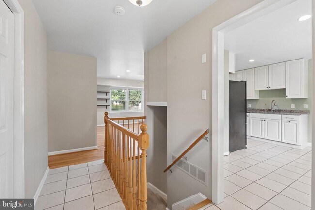 Building Photo - 8109 Broadview Dr