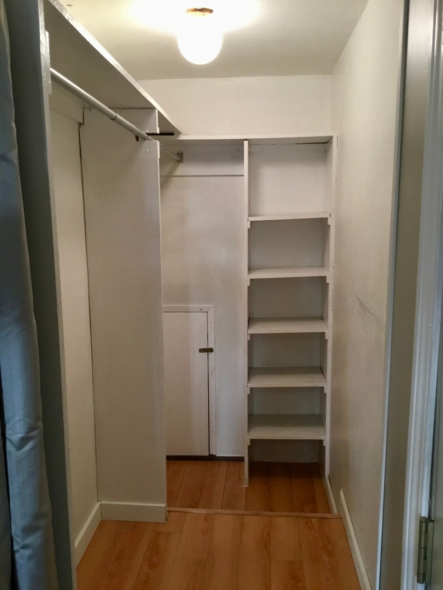 Closet - 518 W. 15th Avenue