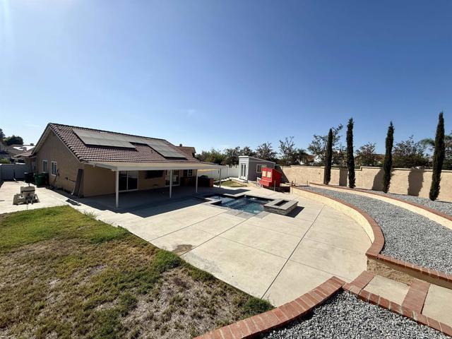 Building Photo - 24399 Oakridge Cir