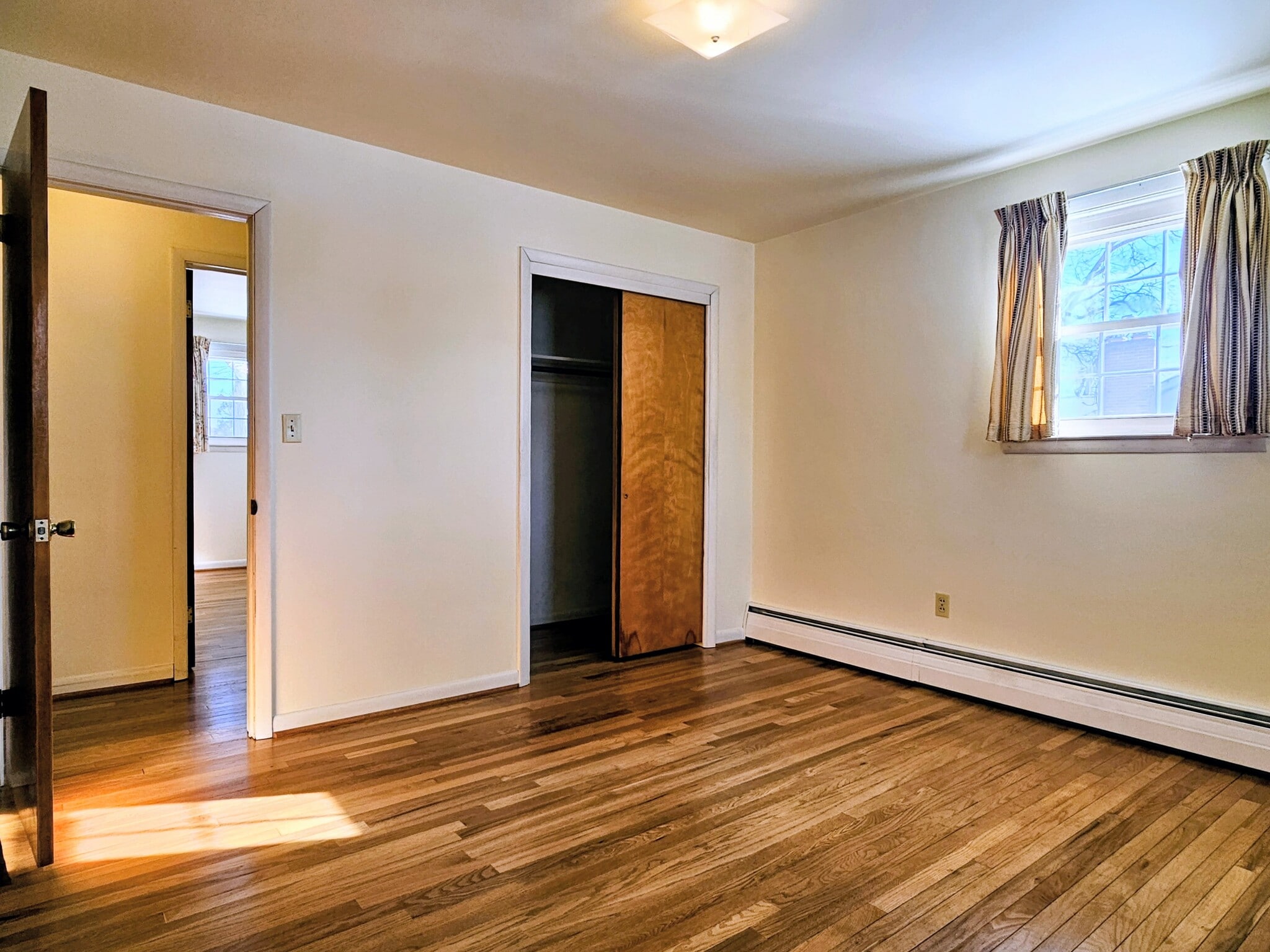 Building Photo - 13 Frederick Ave