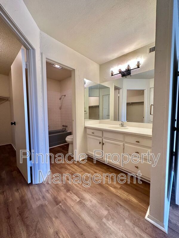 Building Photo - 3602 Gemini Dr