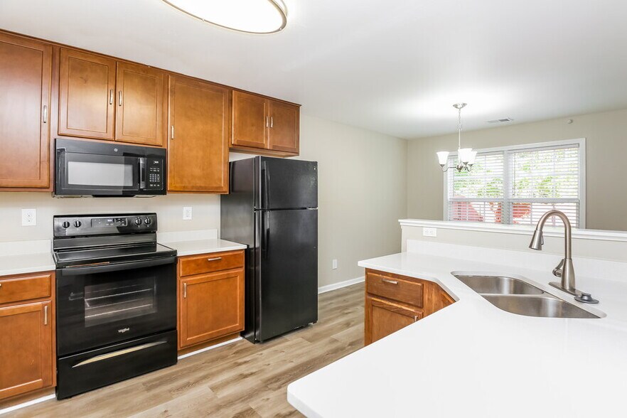 Building Photo - 6805 White Walnut Way