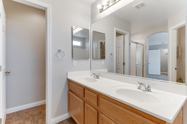 Building Photo - Coronado Ranch Pool Home | Stunning 4 Bed Beauty with Designer Kitchen & Private Backyard Oasis**