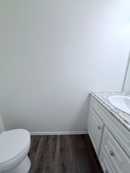 Building Photo - 516 Winnie Way