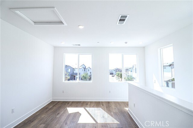 Building Photo - 273 Shoveler