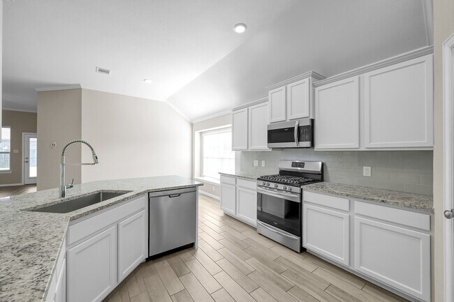 Building Photo - 2372 Old Stone Dr