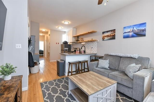 Primary Photo - 35 Poplar St