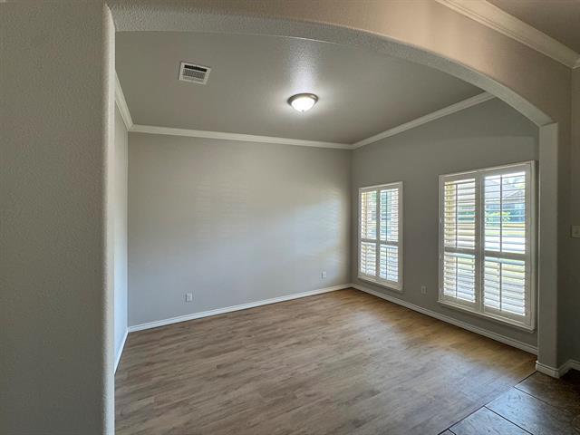 Building Photo - 1113 Seguin Rd