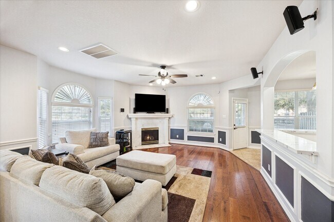 Building Photo - 6426 E Linpar Ct