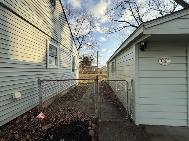 Building Photo - 11691 Cornell St