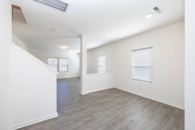 Building Photo - 4 Bedroom Home Piedmont School District AV...