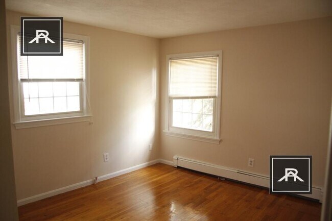 Building Photo - 4 bedroom in Woburn MA 01801