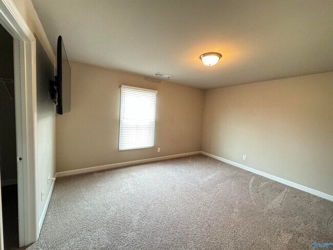 Building Photo - 418 Fern Terrace NW