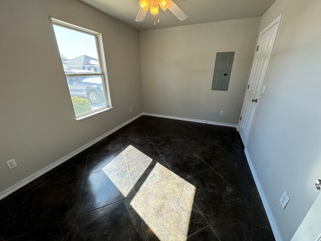 Building Photo - 2/2 Home in Sulphur Rock