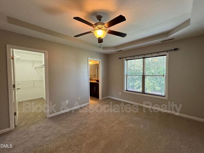 Building Photo - 438 Roanoke Dr