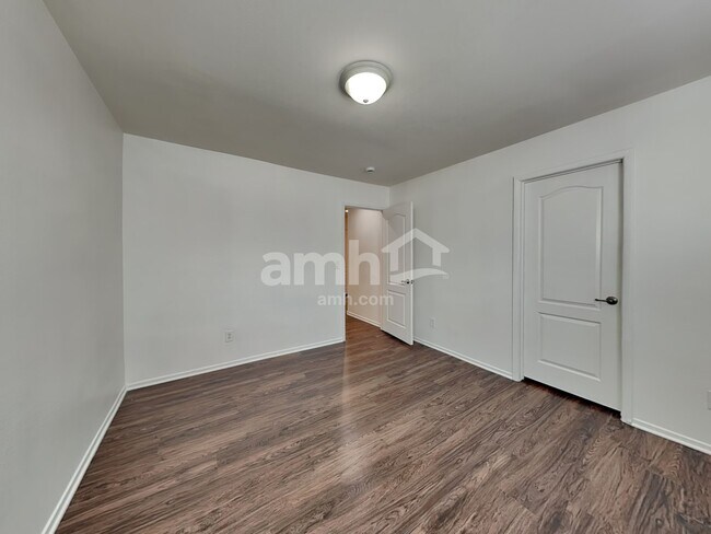 Building Photo - 3408 E Palatine Hills Ave