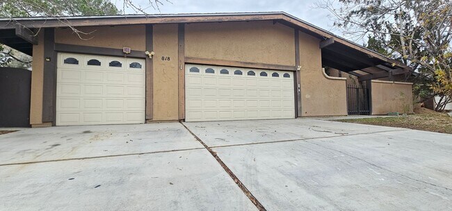 Building Photo - 818 Sherri St