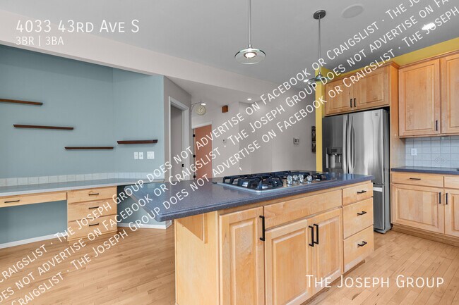 Building Photo - 4033 43rd Ave S