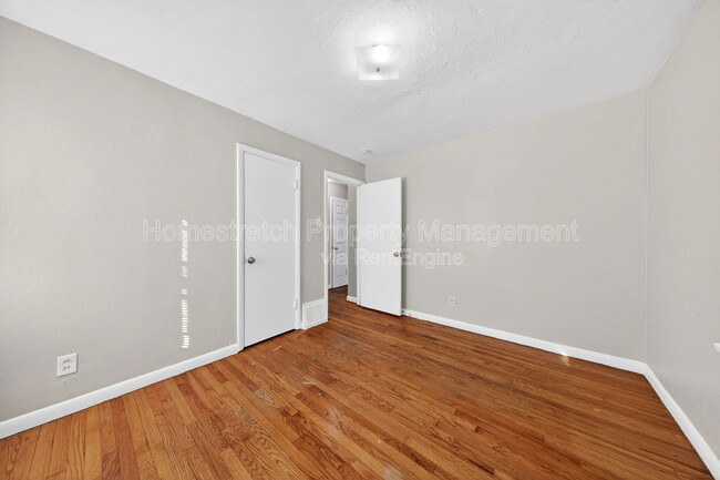 Building Photo - 6029 Evergreen Blvd