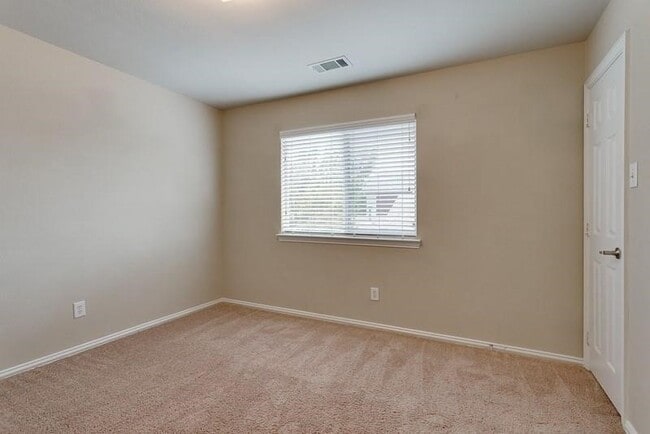 Building Photo - 11949 Grizzly Bear Dr