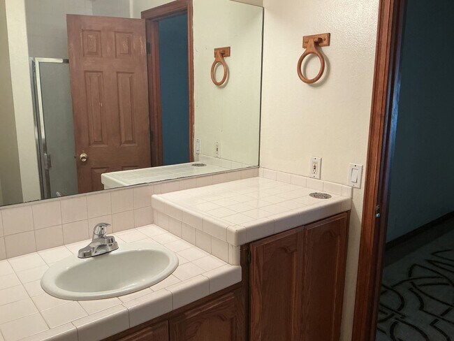 Building Photo - Los Caballeros Clubhouse #1302