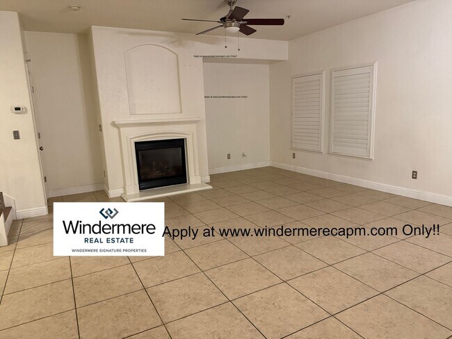 Building Photo - Hampton Village Beauty, A Very Desired Floor Plan!