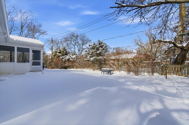 Building Photo - 1510 Barnard Rd