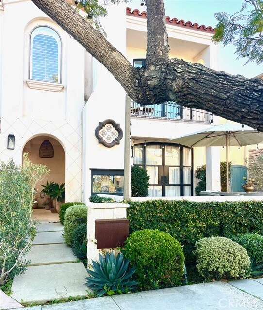 Building Photo - 412 Acacia Ave