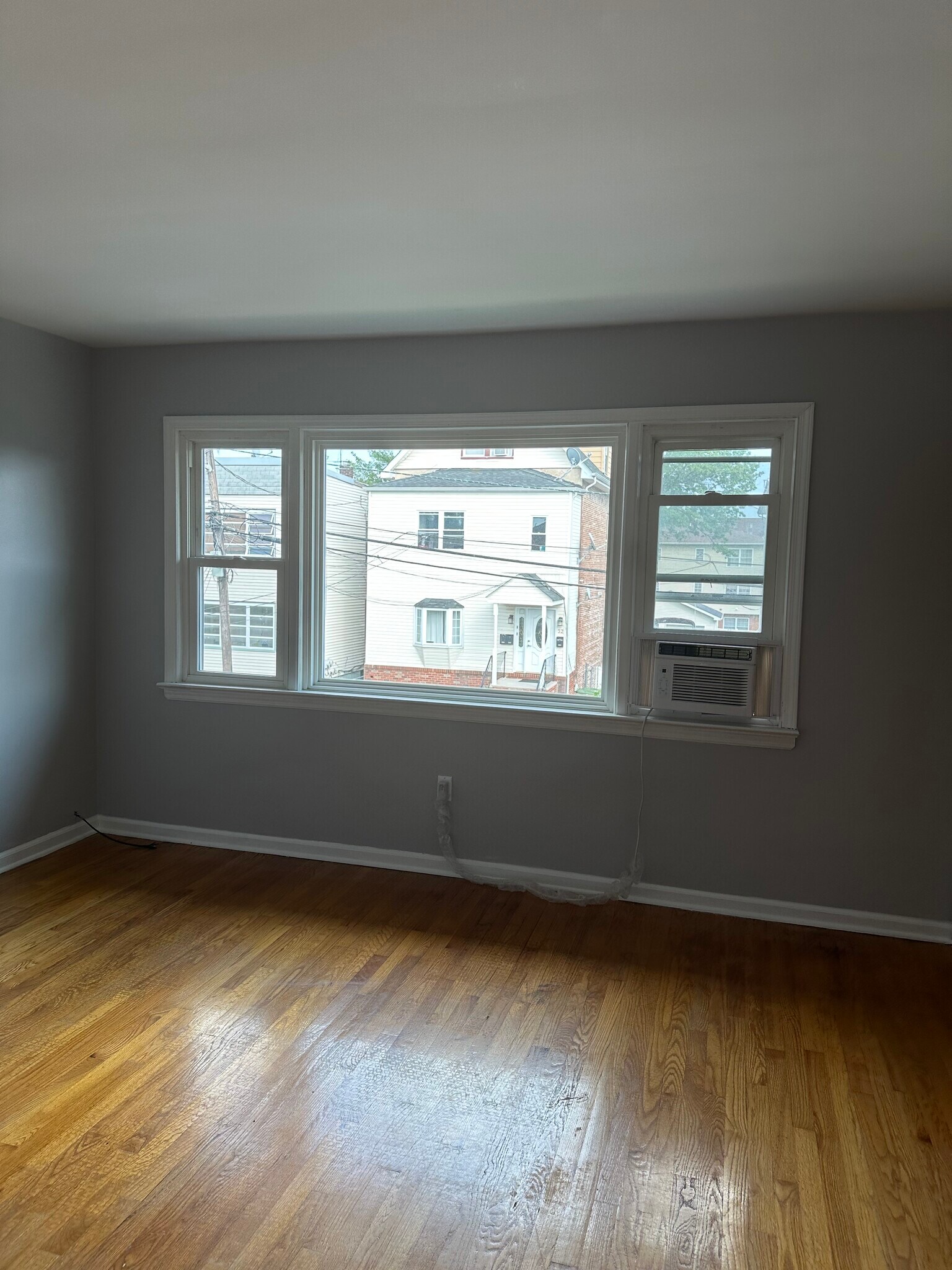 Living room - 33B Hussa St