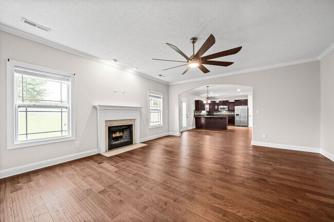 Building Photo - 880 Cherry Blossom Ln