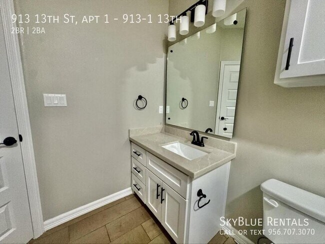 Building Photo - 913 S 13th St