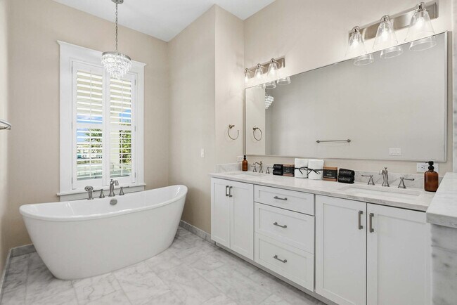 Building Photo - 419 Lakefront Dr