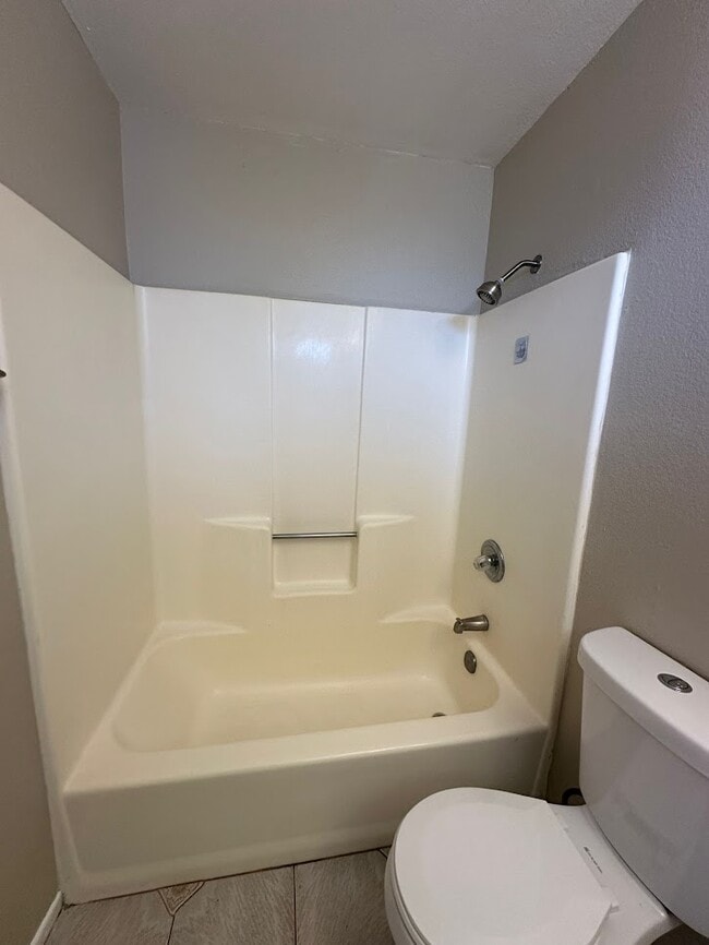 Building Photo - 10856 11th Ave