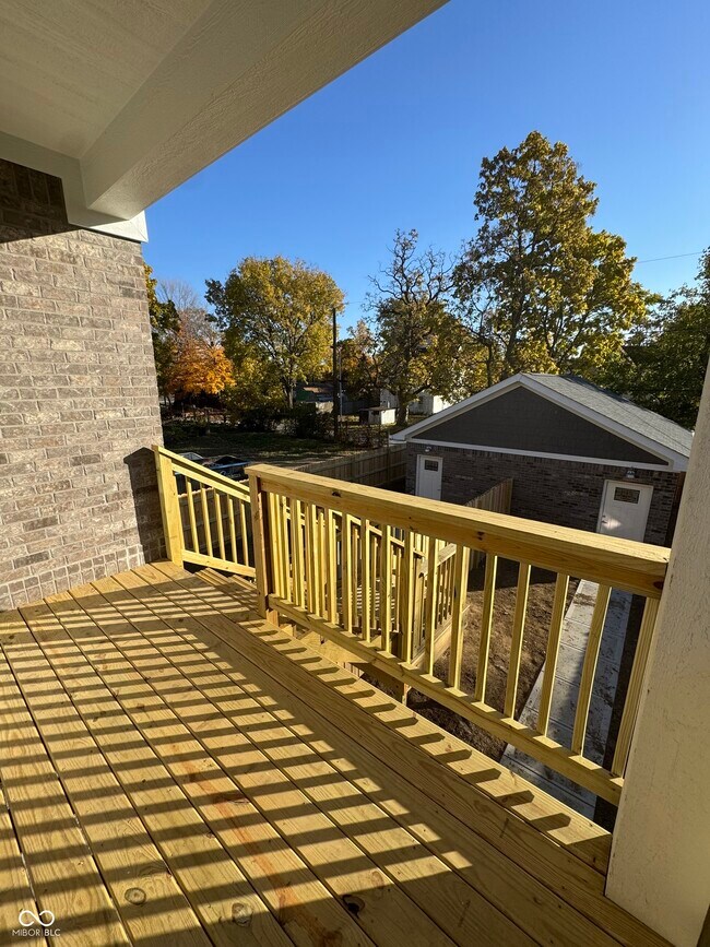 Building Photo - 227 N Hamilton Ave