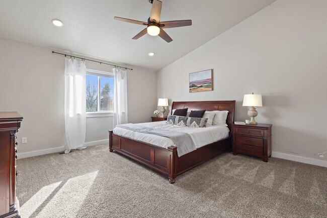 Building Photo - 2549 W Tango Creek Dr