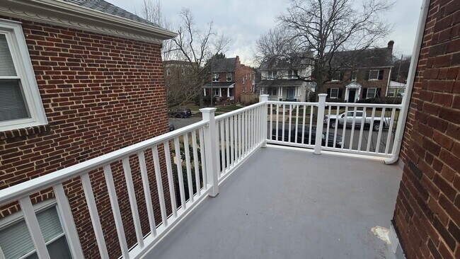 Building Photo - 4418 Cutshaw Ave