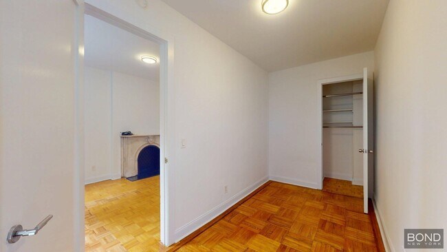 Building Photo - 147 E 72nd St