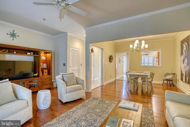 Building Photo - 28463 Pinehurst Cir